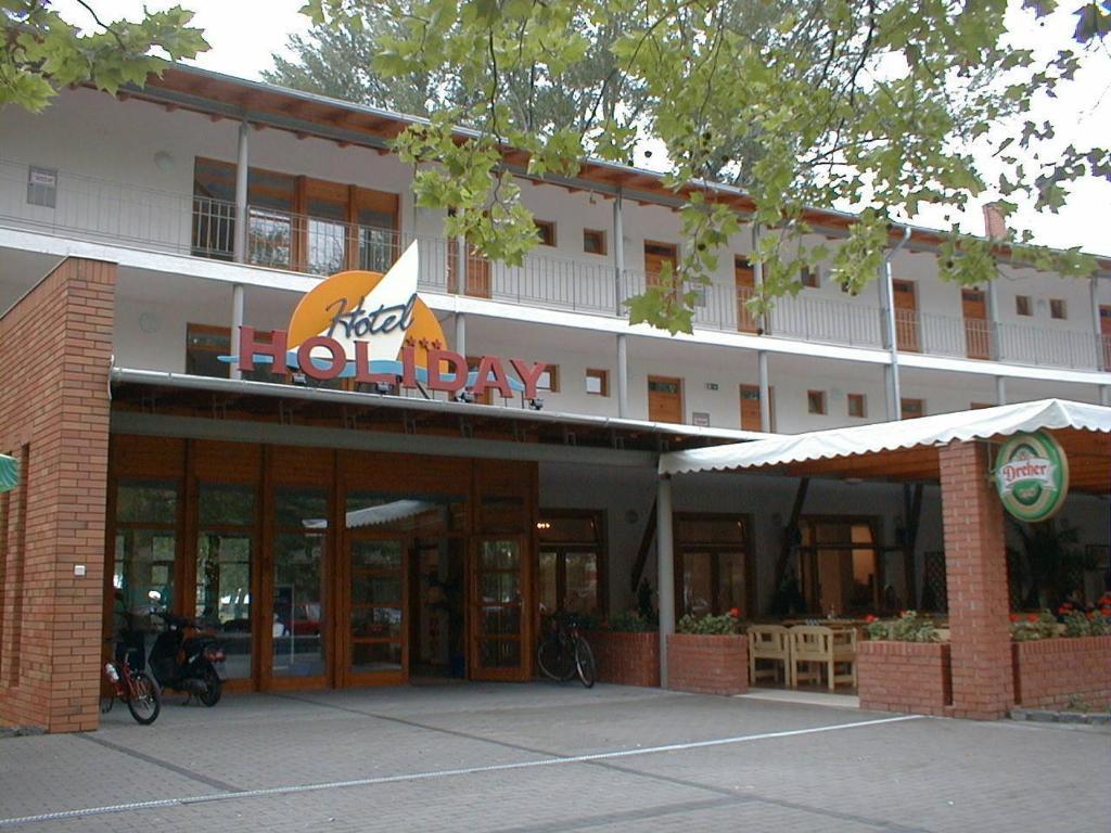 Hotel Holiday Siofok Exterior photo