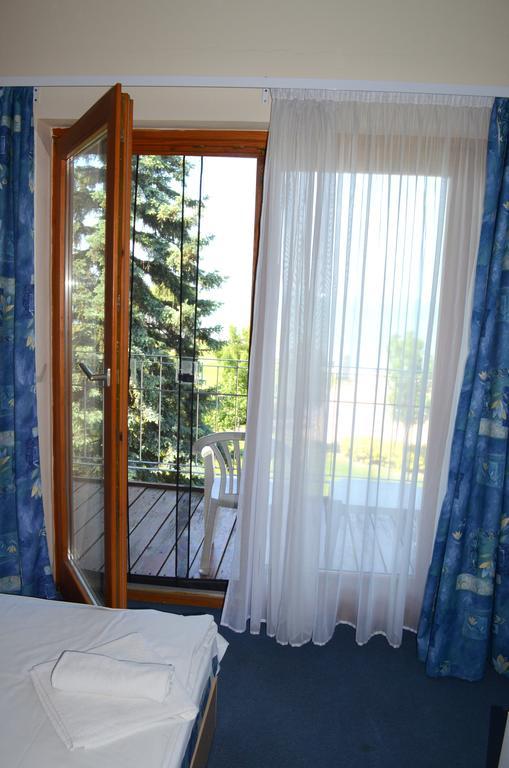 Hotel Holiday Siofok Exterior photo
