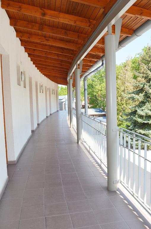 Hotel Holiday Siofok Exterior photo